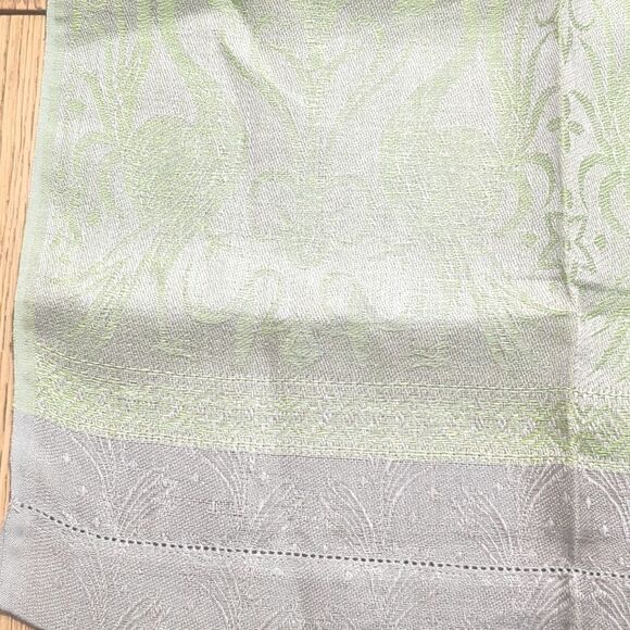 Italian Made Linen Green Tan Damask Table Runner Birds Floral NWT - Picture 3 of 10